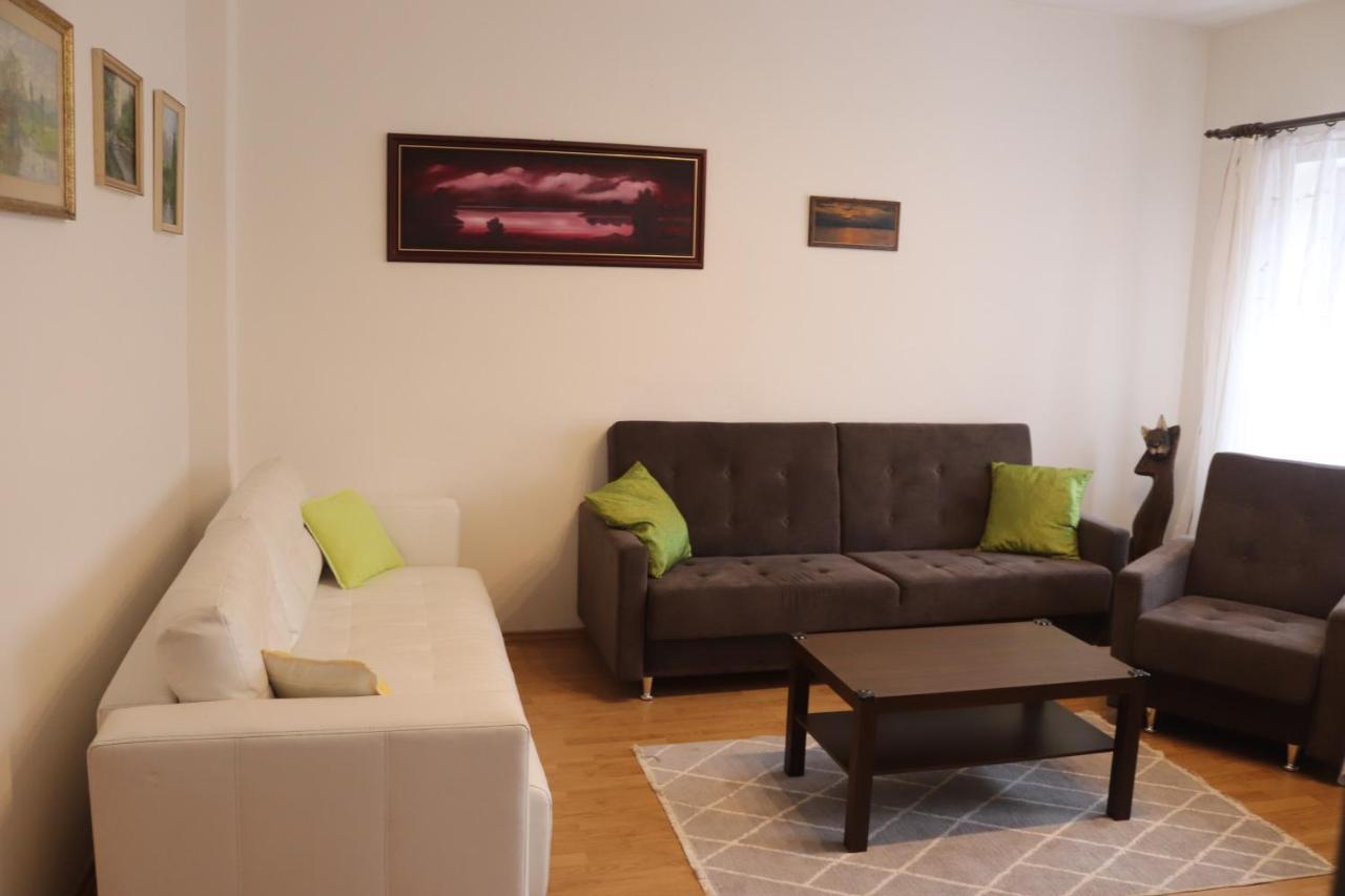 Apartman 825 ヤーヒモフ エクステリア 写真