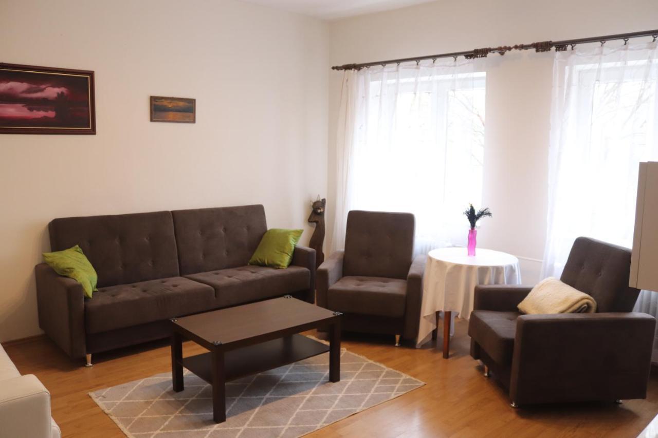 Apartman 825 ヤーヒモフ エクステリア 写真