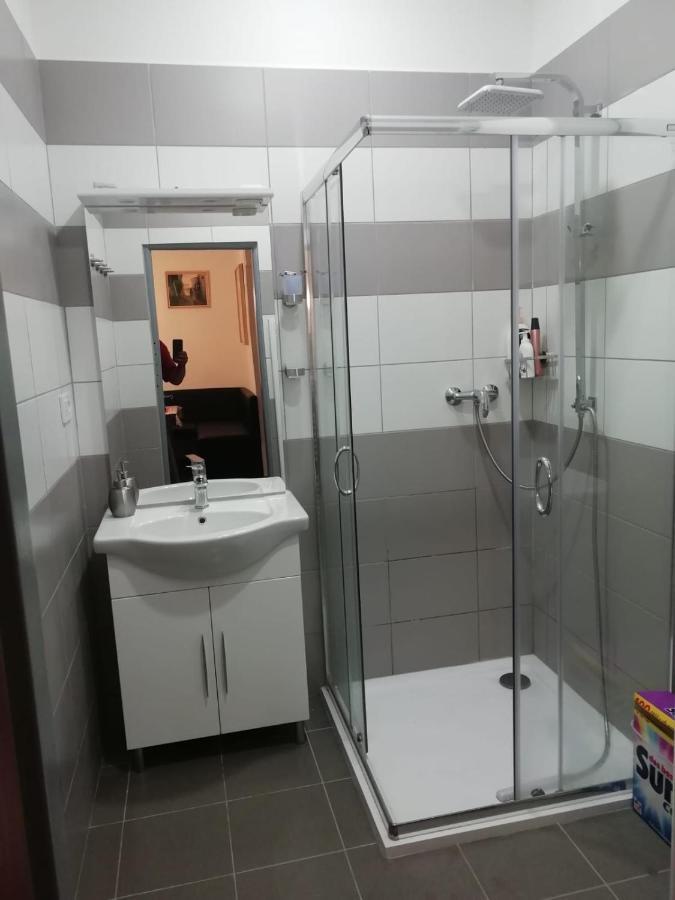 Apartman 825 ヤーヒモフ エクステリア 写真